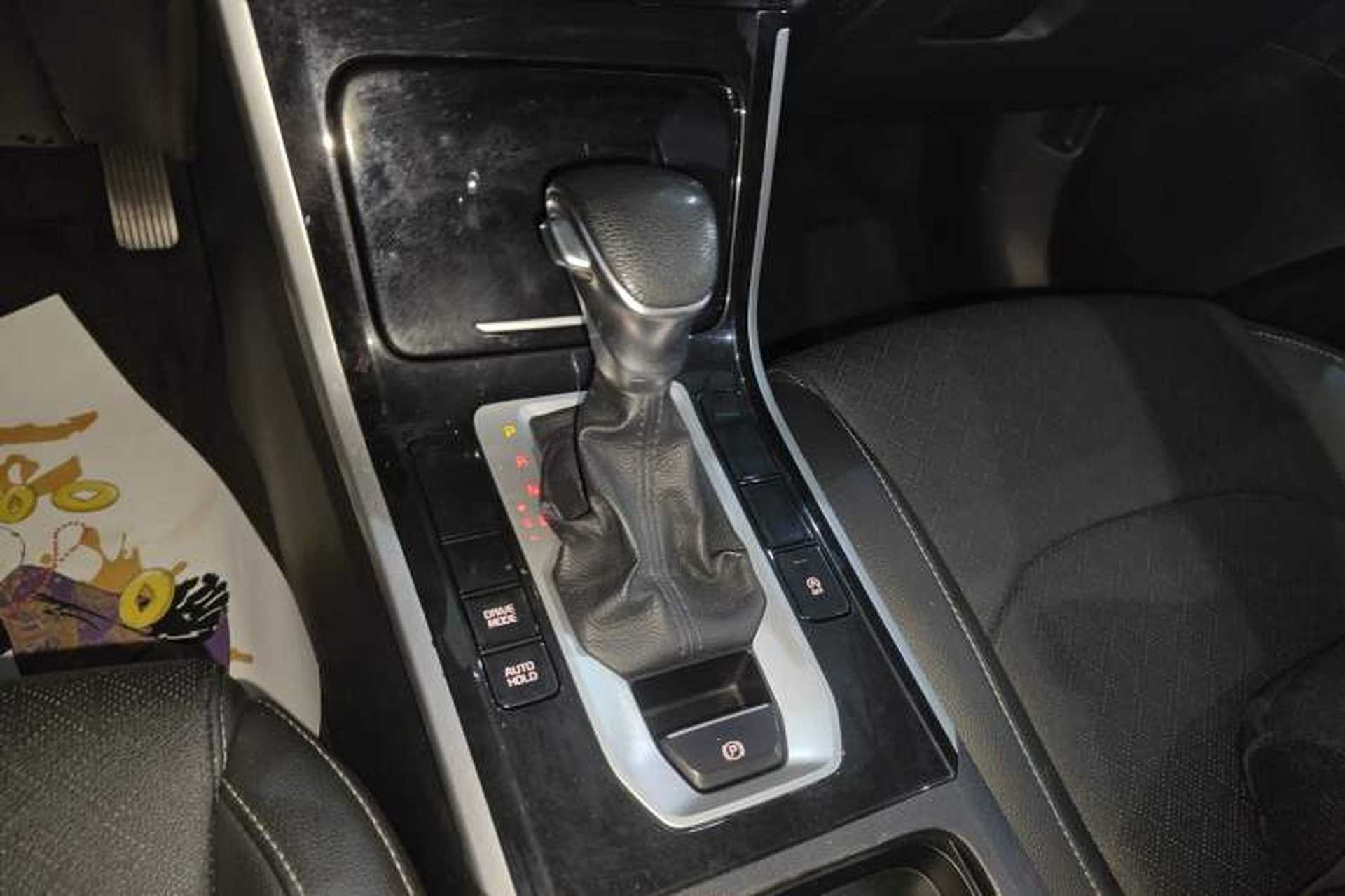 Used Kia K3 2019 1.5L CVT Smart Connectivity Version Gear Lever
