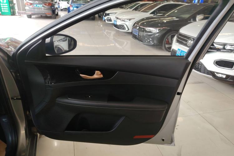 Used Kia K3 2019 1.5L CVT Luxury Edition Right Front Door Interior