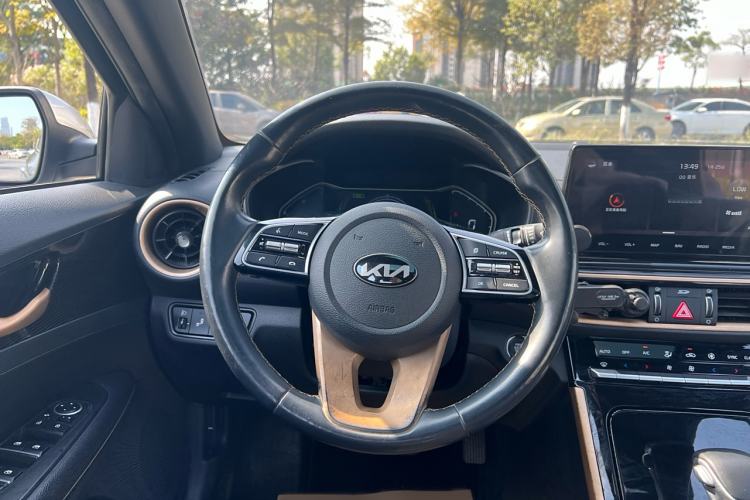 Used Kia K3 2019 1.5L CVT Luxury Edition Steering Wheel
