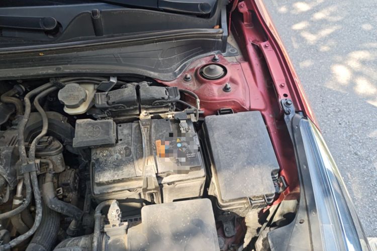 Used Kia K3 2019 1.5L CVT Luxury Edition Engine Bay Left
