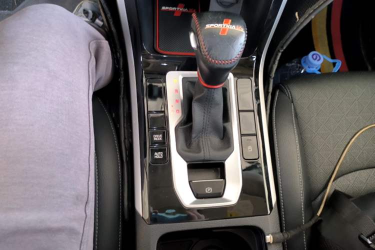 Used Kia K3 2019 1.5L CVT Smart Connectivity Version Gear Lever