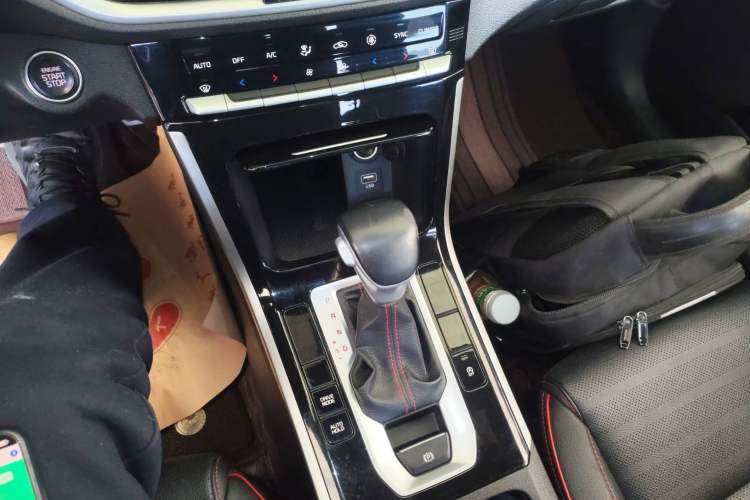 Used Kia K3 2019 1.4T DCT GT-Line Smart Enjoyment Sport Edition Gear Lever