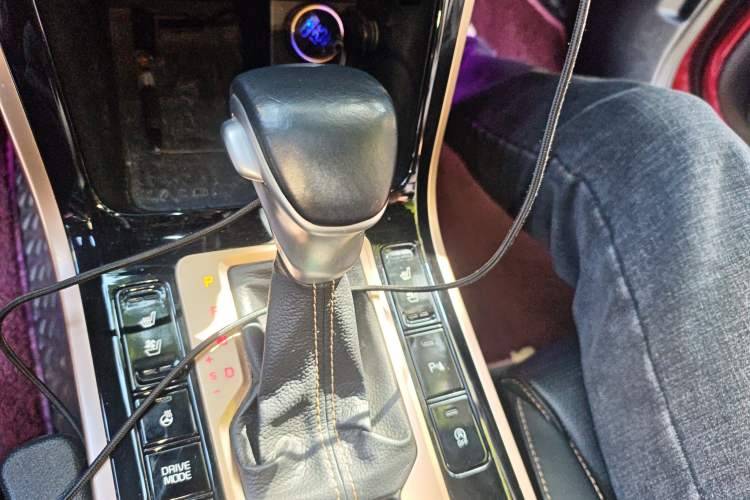 Used Kia K3 2019 1.5L CVT Luxury Edition Gear Lever