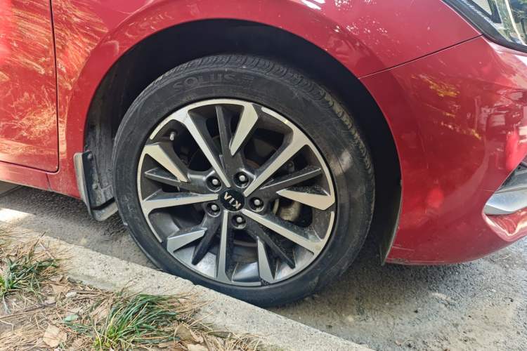 Used Kia K3 2019 1.5L CVT Luxury Edition Right Front Wheel Hub