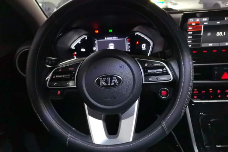 Used Kia K3 2019 1.5L CVT Smart Connectivity Version Steering Wheel