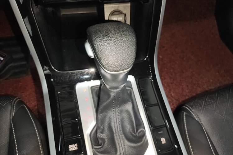 Used Kia K3 2019 1.5L CVT New Sharp Edition Gear Lever