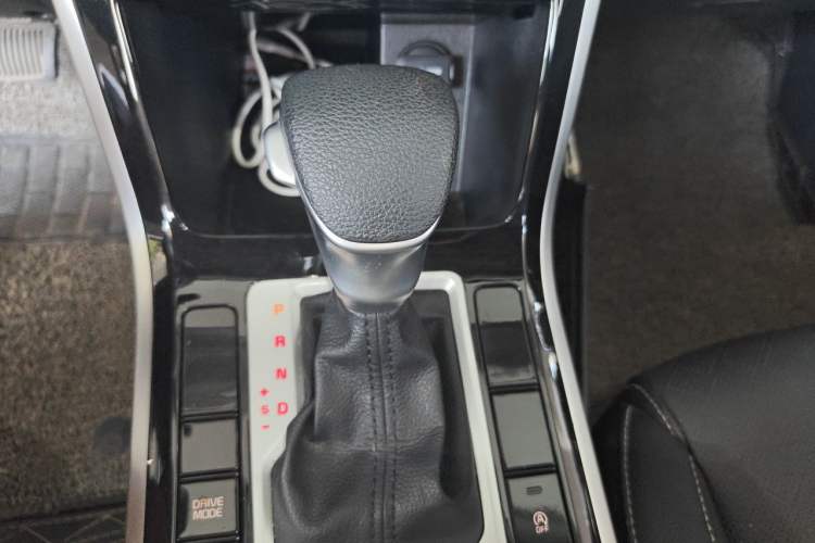 Used Kia K3 2019 1.5L CVT Smart Connectivity Version Gear Lever
