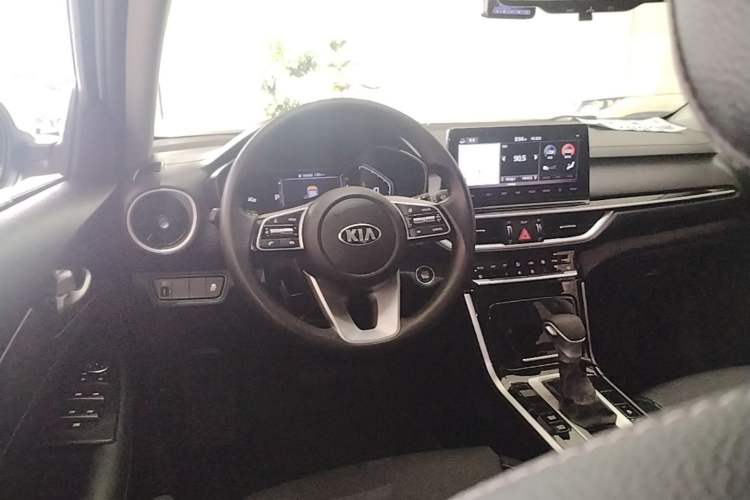 Used Kia K3 2019 1.5L CVT Smart Connectivity Version Center Console