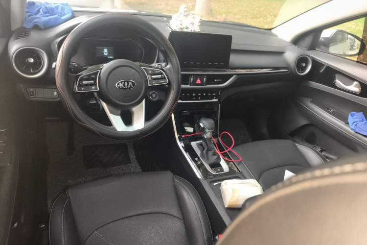 Used Kia K3 2019 1.5L CVT New Sharp Edition Center Console