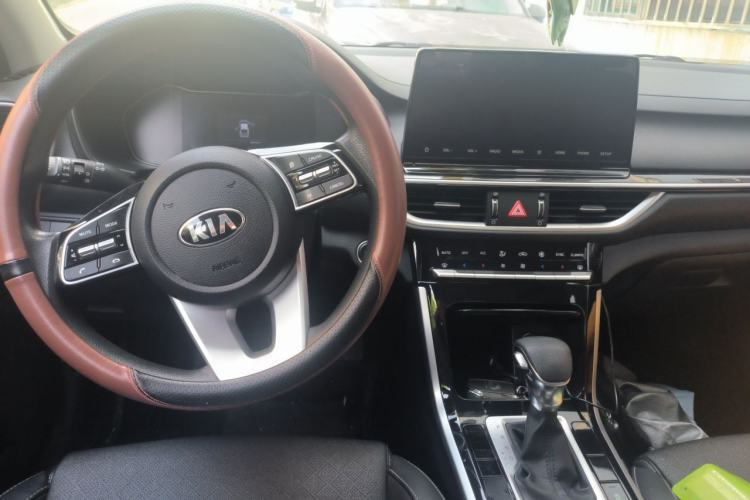 Used Kia K3 2019 1.5L CVT New Sharp Edition Center Console