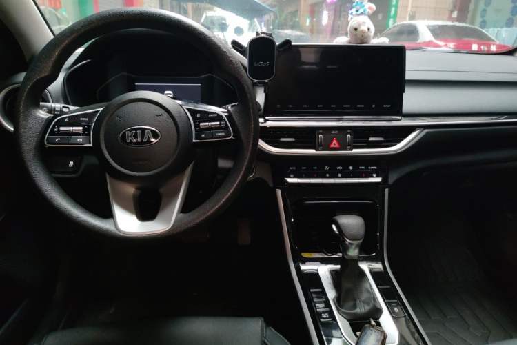 Used Kia K3 2019 1.5L CVT Smart Connectivity Version Center Console