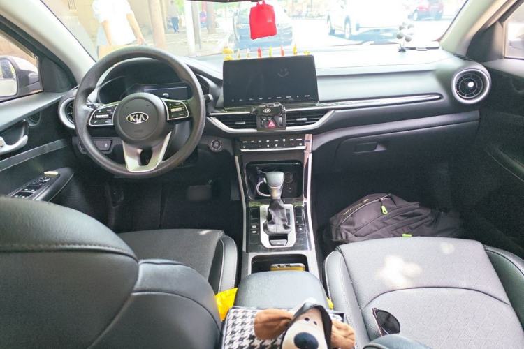 Used Kia K3 2019 1.5L CVT Smart Connectivity Version Center Console