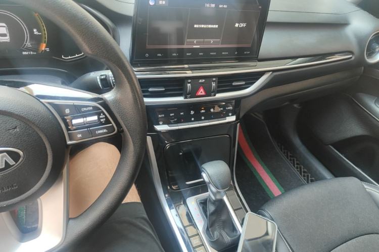 Used Kia K3 2019 1.5L CVT Smart Connectivity Version Center Console