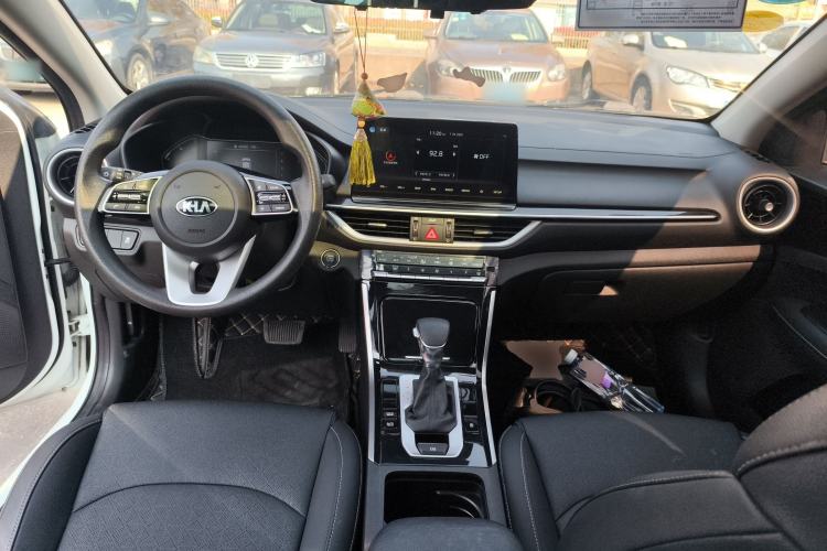 Used Kia K3 2019 1.5L CVT Smart Connectivity Version Center Console