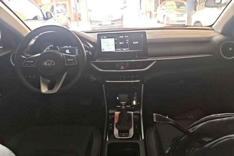 Used Kia K3 2019 1.5L CVT Smart Connectivity Version Center Console