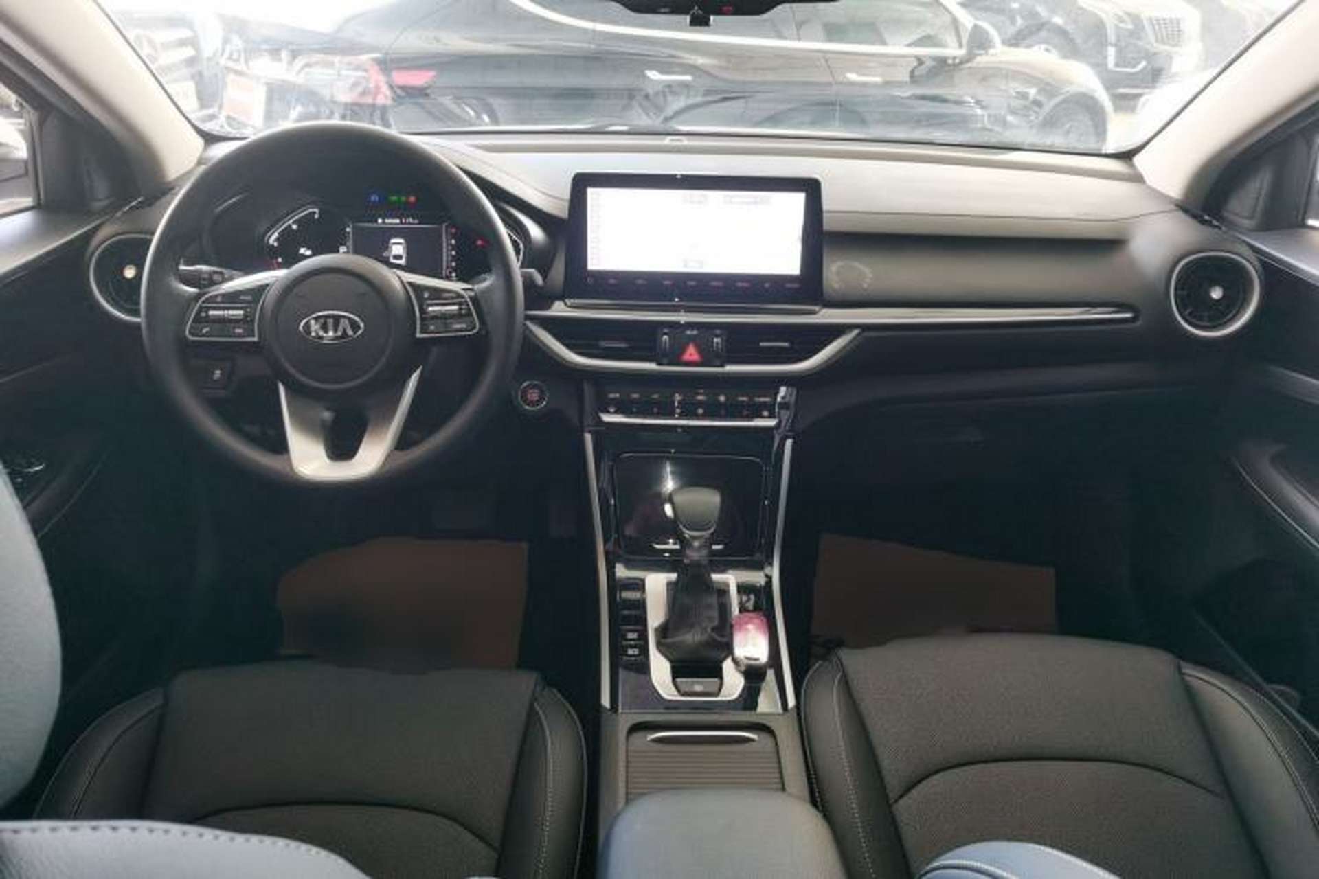Used Kia K3 2019 1.5L CVT Smart Connectivity Version Center Console