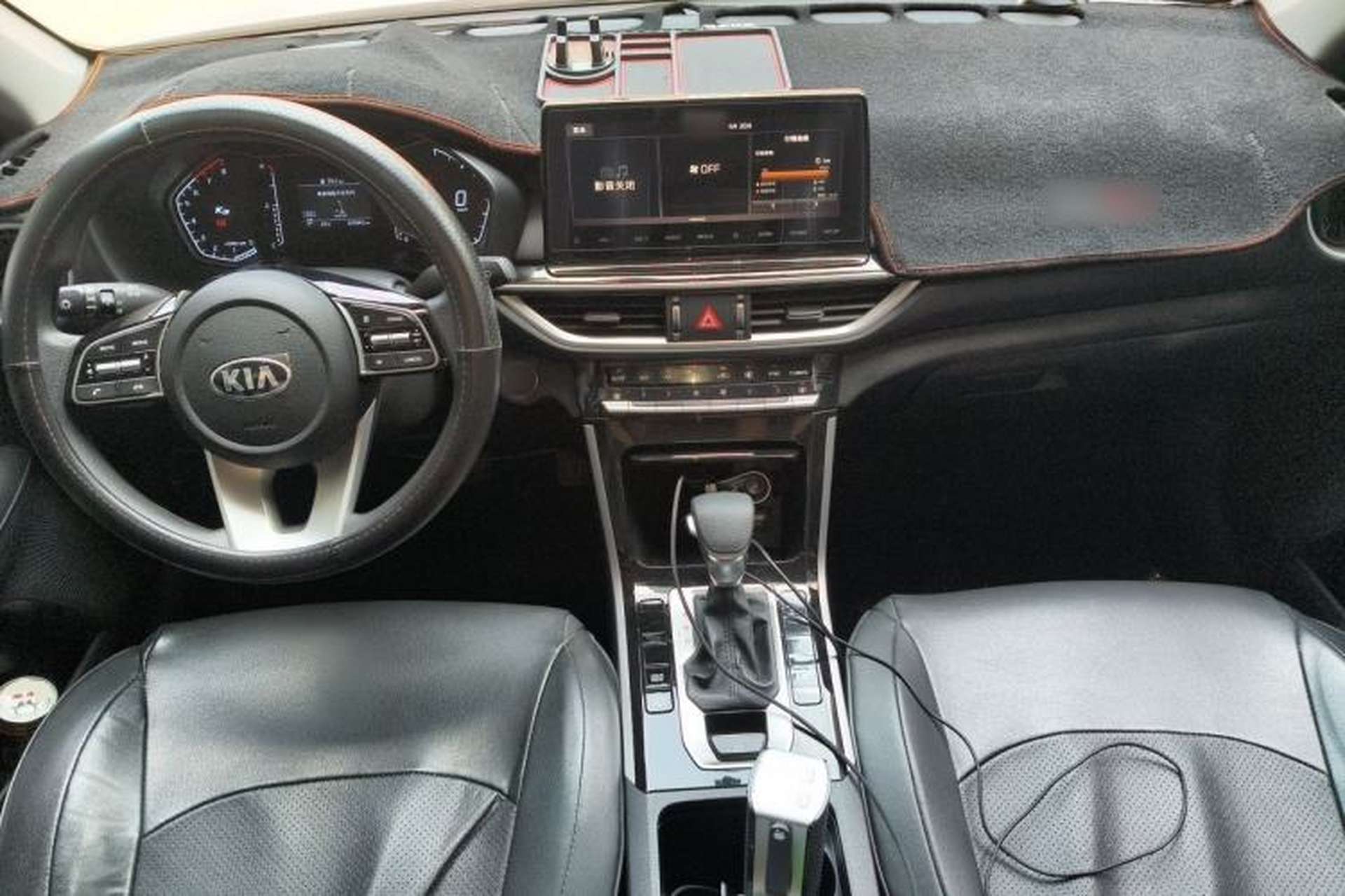 Used Kia K3 2019 1.5L CVT New Sharp Edition Center Console