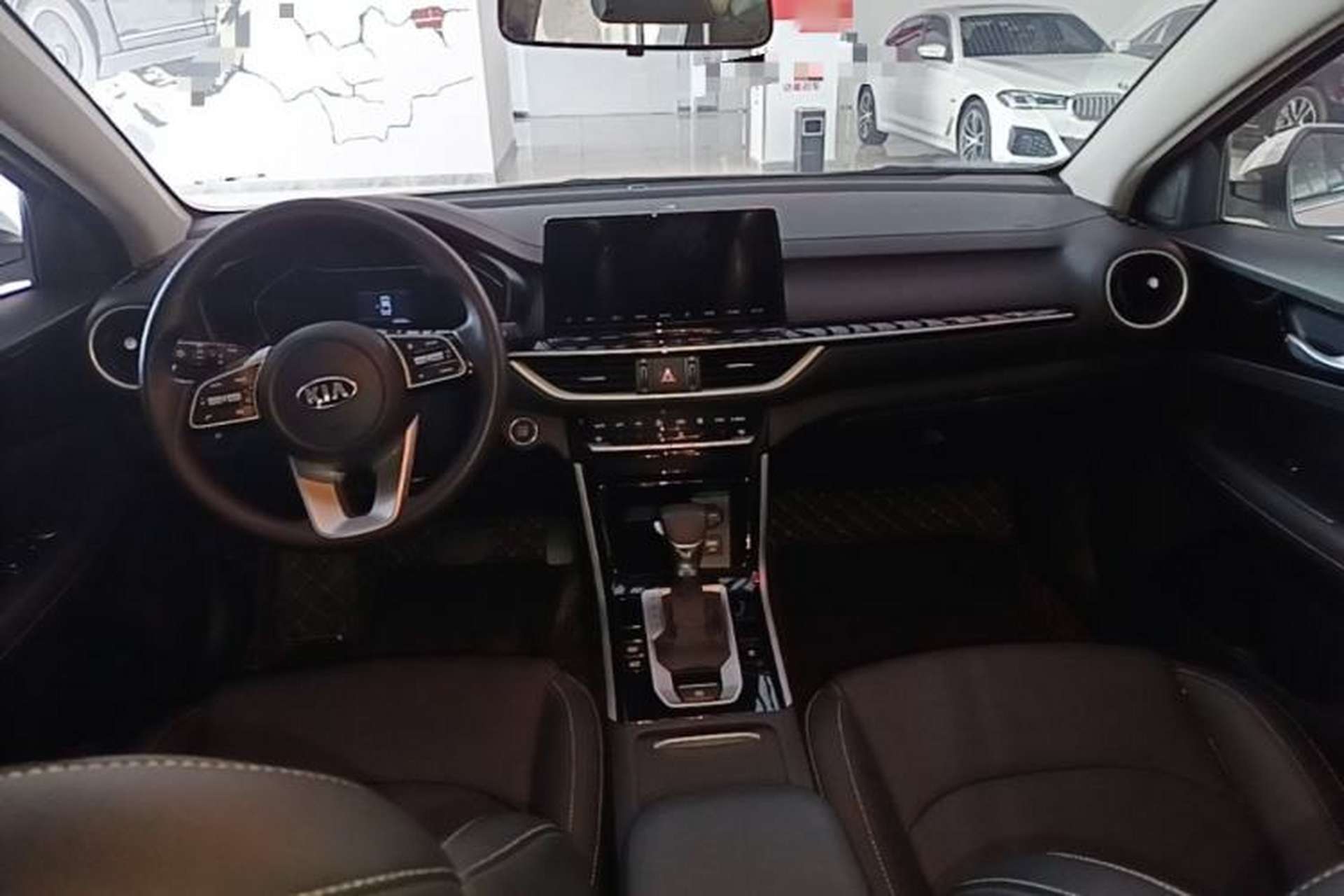 Used Kia K3 2019 1.5L CVT New Sharp Edition Center Console