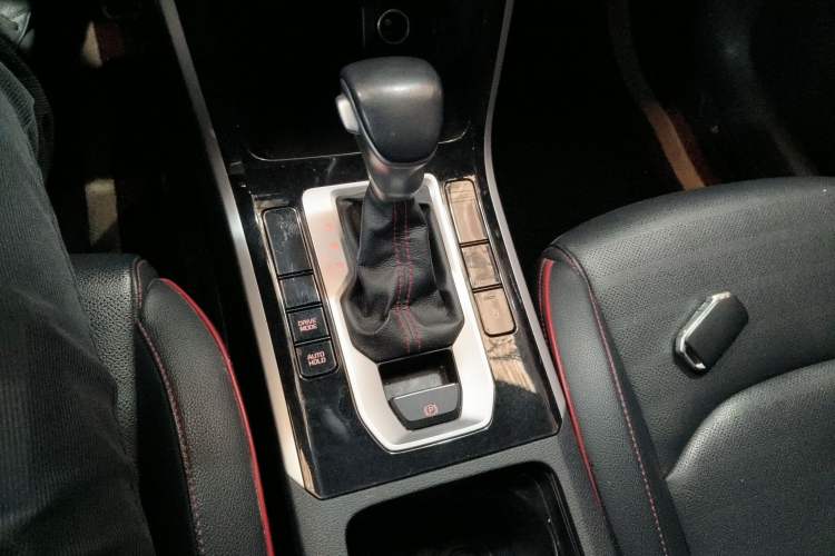 Used Kia K3 2019 1.4T DCT GT-Line Smart Enjoyment Sport Edition Gear Lever