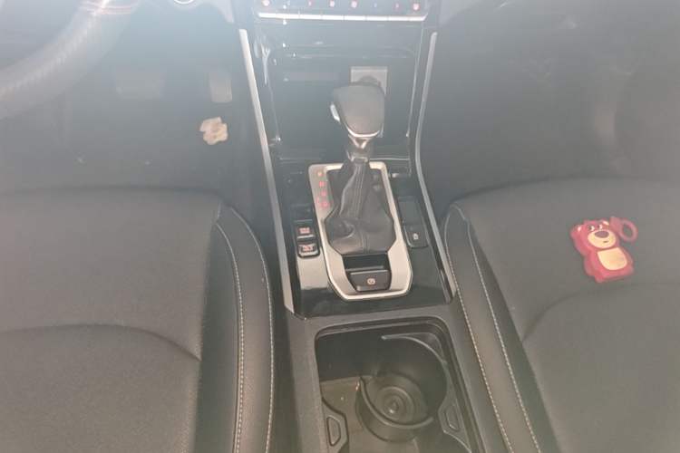 Used Kia K3 2019 1.5L CVT New Sharp Edition Gear Lever