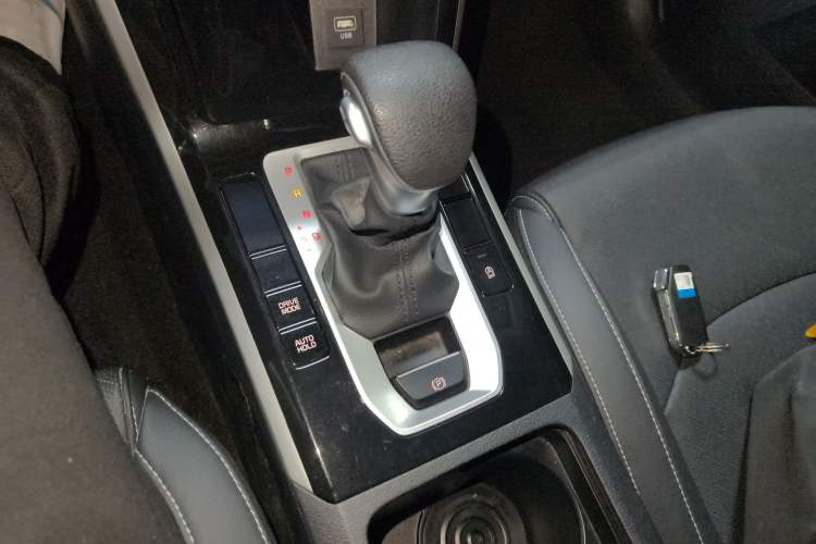 Used Kia K3 2019 1.5L CVT Smart Connectivity Version Gear Lever