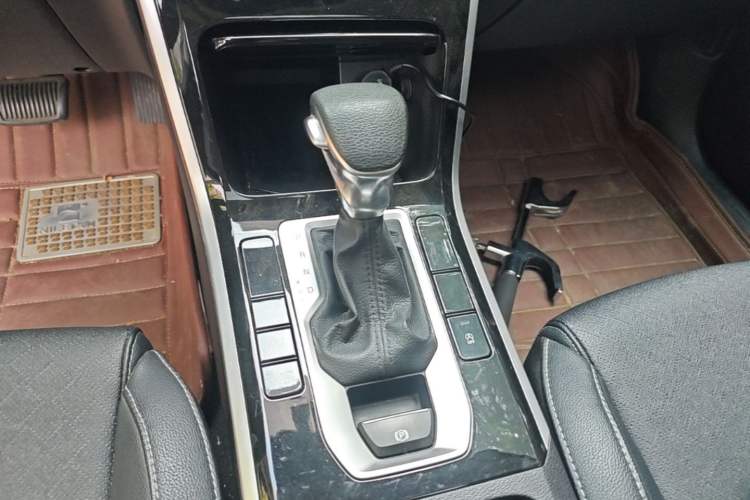 Used Kia K3 2019 1.5L CVT Smart Connectivity Version Gear Lever