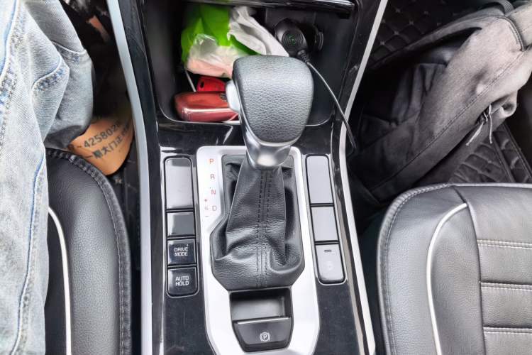 Used Kia K3 2019 1.5L CVT Smart Connectivity Version Gear Lever