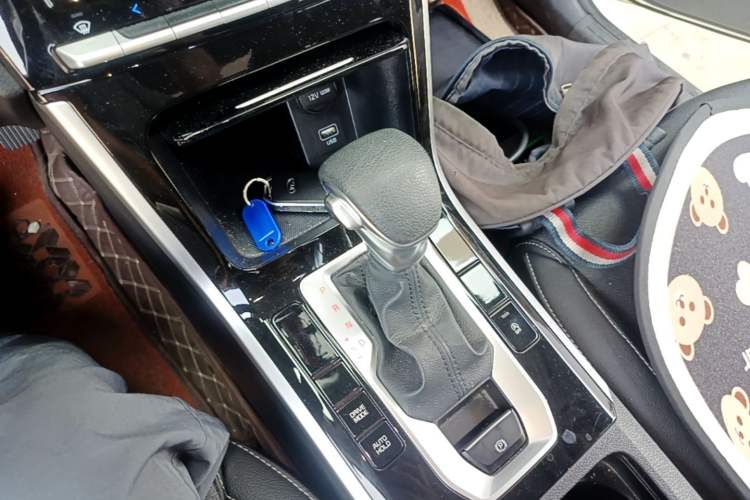 Used Kia K3 2019 1.5L CVT New Sharp Edition Gear Lever