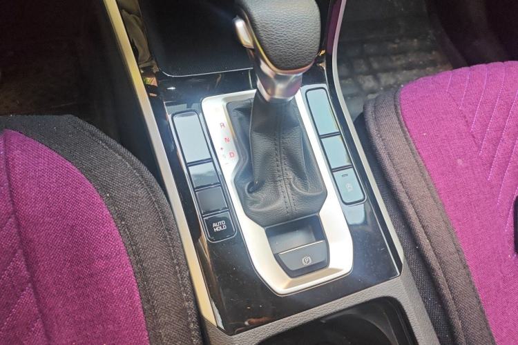 Used Kia K3 2019 1.5L CVT Smart Connectivity Version Gear Lever