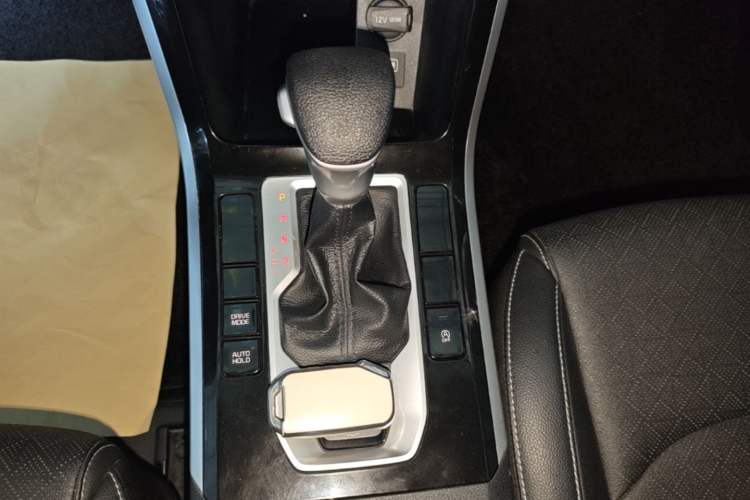 Used Kia K3 2019 1.5L CVT New Sharp Edition Gear Lever