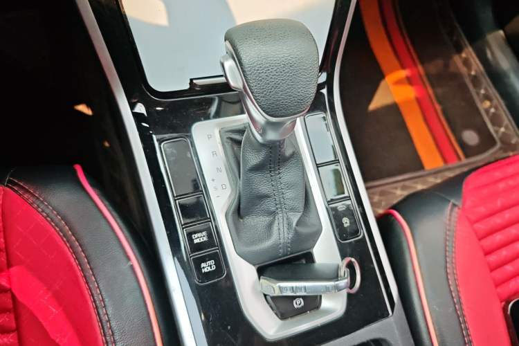 Used Kia K3 2019 1.5L CVT New Sharp Edition Gear Lever