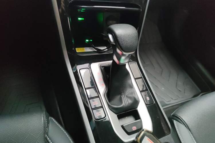 Used Kia K3 2019 1.5L CVT Smart Connectivity Version Gear Lever