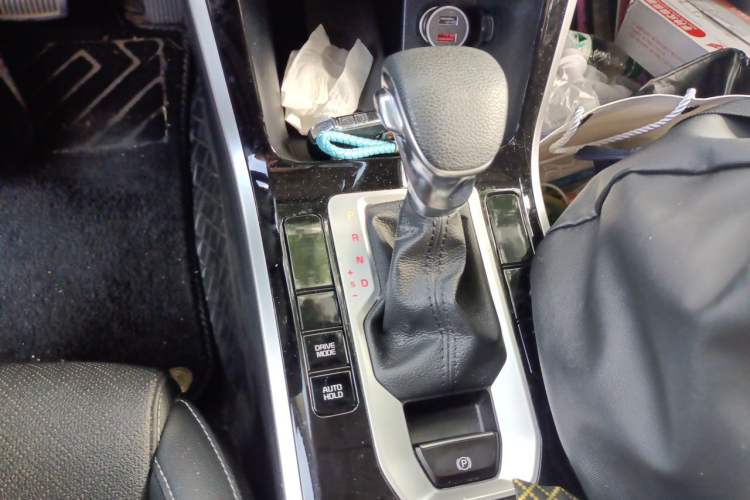 Used Kia K3 2019 1.5L CVT Smart Connectivity Version Gear Lever