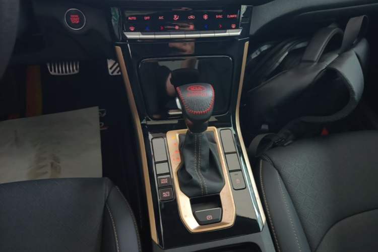 Used Kia K3 2019 1.5L CVT Smart Connectivity Version Gear Lever