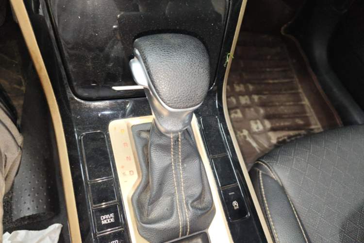 Used Kia K3 2019 1.5L CVT Smart Connectivity Version Gear Lever