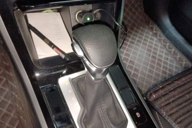 Used Kia K3 2019 1.5L CVT New Sharp Edition Gear Lever