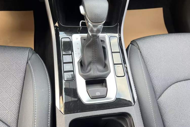 Used Kia K3 2019 1.5L CVT Smart Connectivity Version Gear Lever