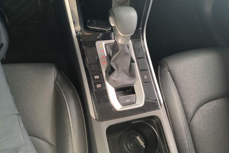 Used Kia K3 2019 1.5L CVT New Sharp Edition Gear Lever