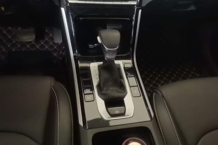 Used Kia K3 2019 1.5L CVT Smart Connectivity Version Gear Lever