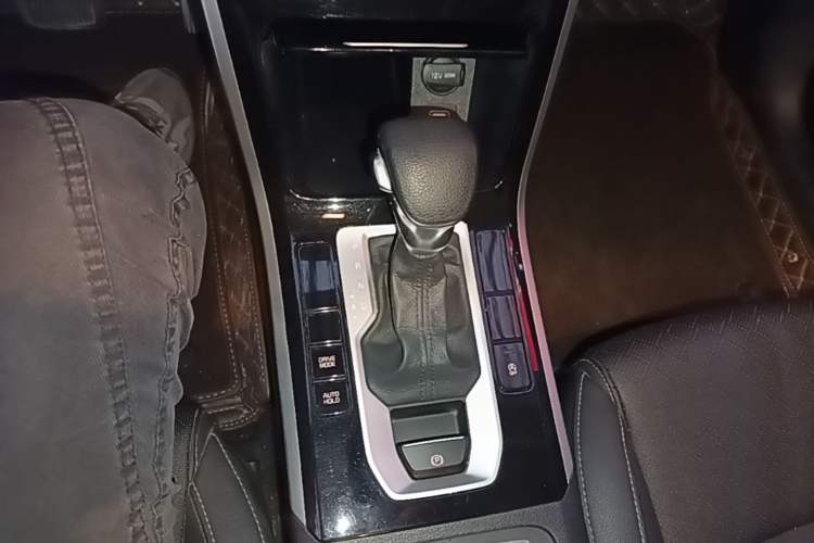 Used Kia K3 2019 1.5L CVT New Sharp Edition Gear Lever