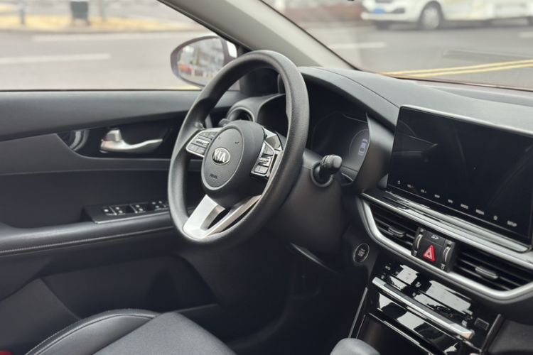 Used Kia K3 2019 1.5L CVT Smart Connectivity Version Interior 2