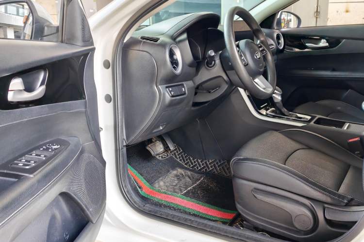 Used Kia K3 2019 1.5L CVT Smart Connectivity Version Interior 2