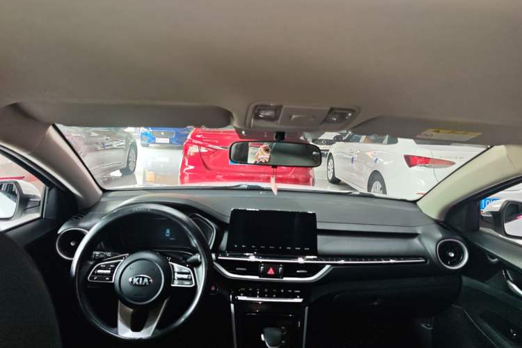 Used Kia K3 2019 1.5L CVT New Sharp Edition Interior 4