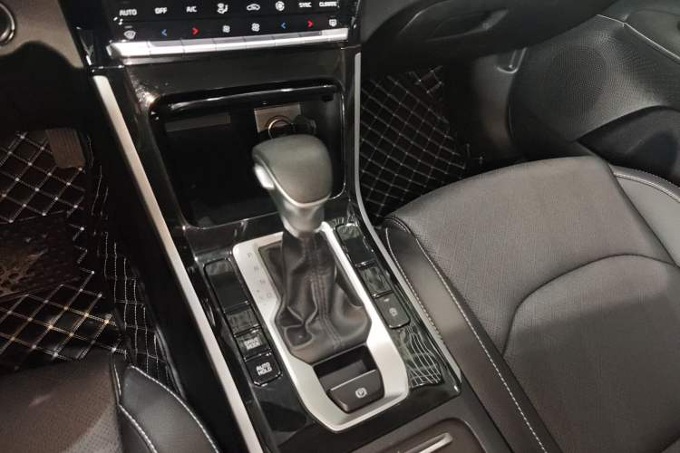 Used Kia K3 2019 1.5L CVT New Sharp Edition Interior 6