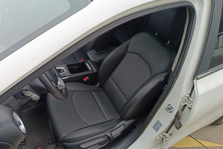 Used Kia K3 2019 1.5L CVT Smart Connectivity Version Left Front Seat