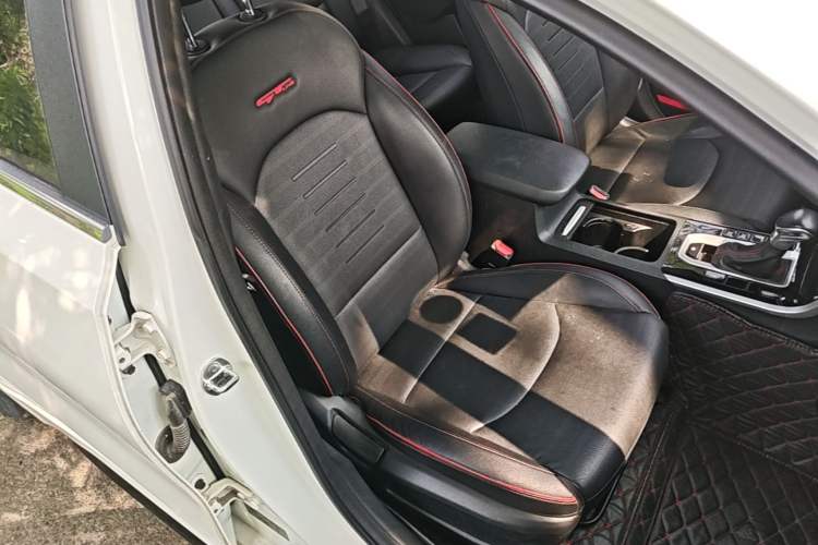 Used Kia K3 2019 1.4T DCT GT-Line Smart Enjoyment Sport Edition Right Front Seat