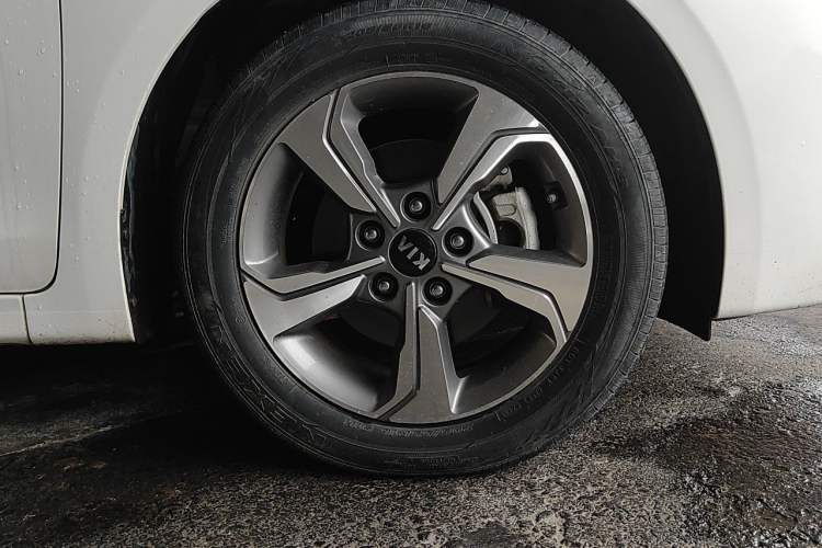 Used Kia K3 2019 1.5L CVT Smart Connectivity Version Right Front Wheel Hub