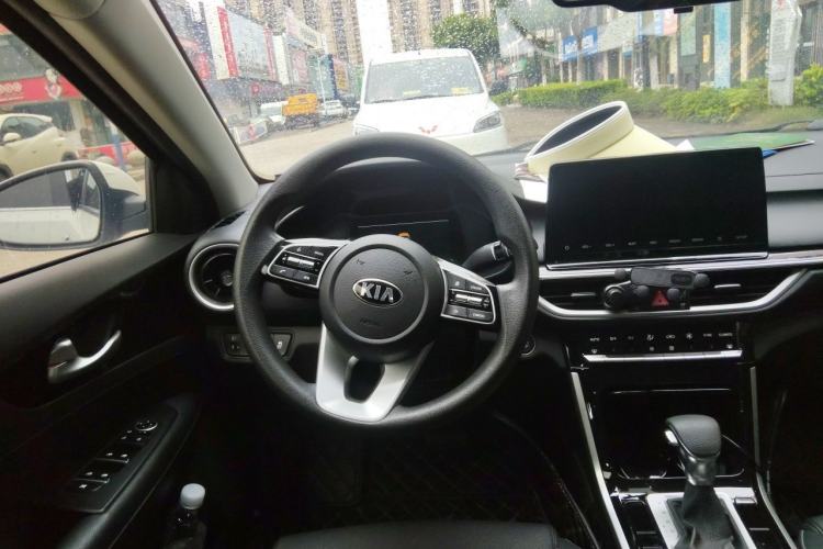 Used Kia K3 2019 1.5L CVT Smart Connectivity Version Steering Wheel