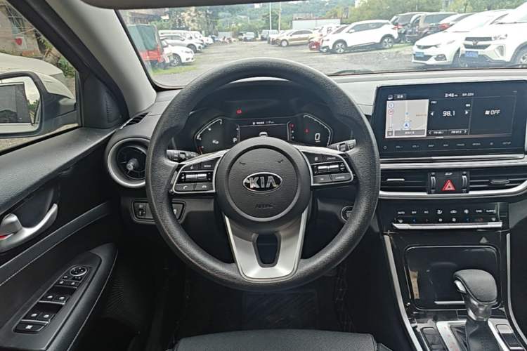 Used Kia K3 2019 1.5L CVT Smart Connectivity Version Steering Wheel