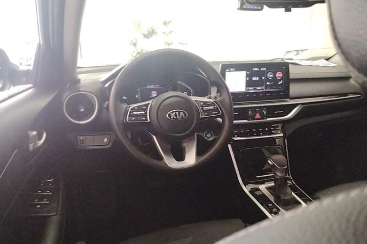 Used Kia K3 2019 1.5L CVT Smart Connectivity Version Steering Wheel